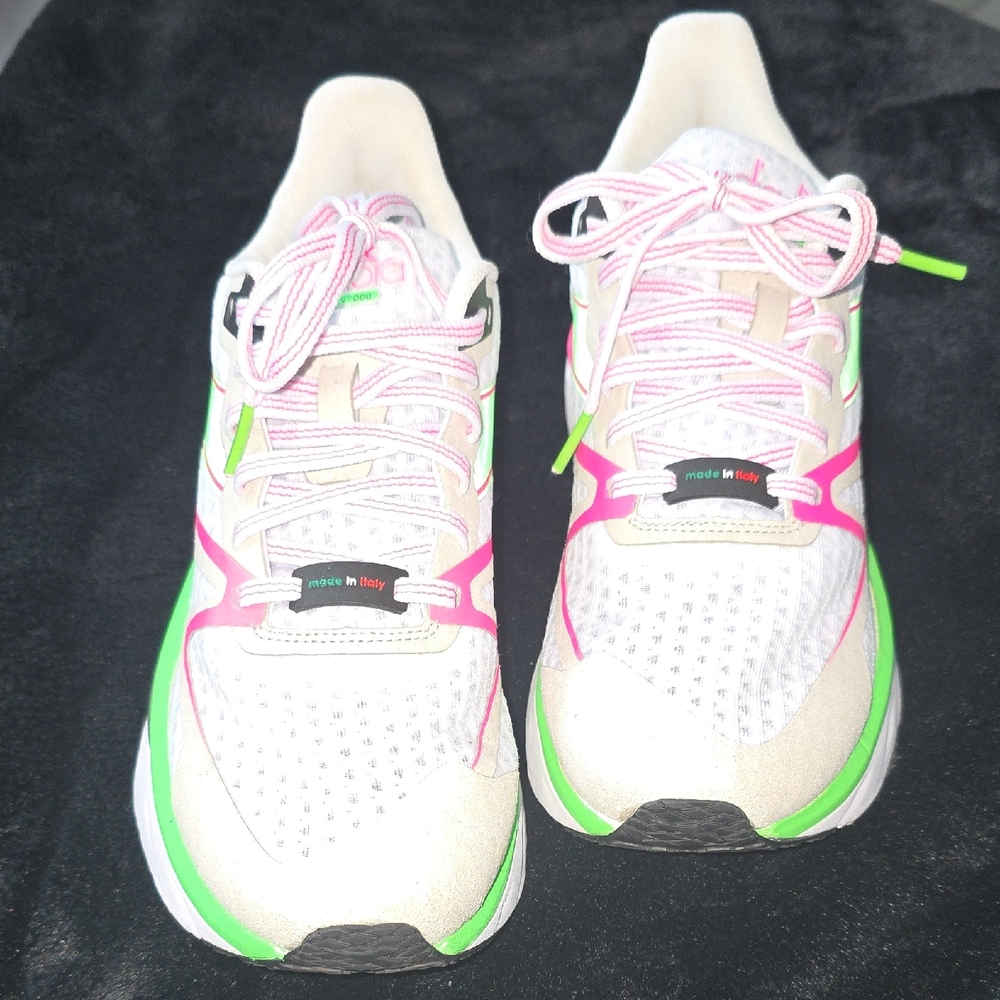 Diadora White and Pink Athletic Shoes Modern Design